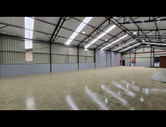 751M² WAREHOUSE TO LET IN EASTLEIGH